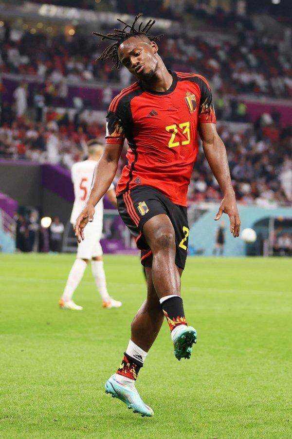 1669234865881034567.jpg FiRemn0XEBYy3Cf.jpg