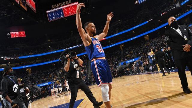 开云app-单场45分再现疯狂表演，入围75大库里不负盛名