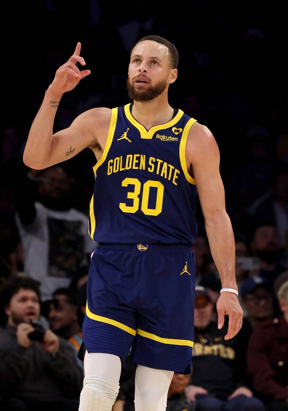 开云体育下载-伤病不断！库里17个赛季仅得26493分，他的职业生涯还能拿3万分吗